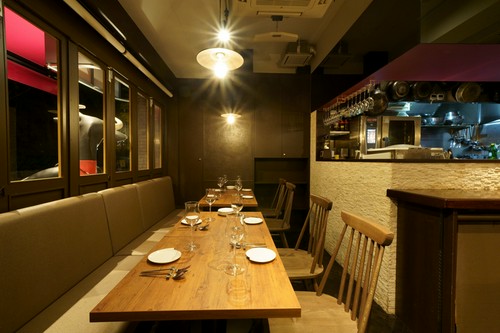 座り心地の良いソファー席も完備。まったりくつろげる