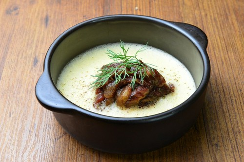 新食感が楽しめる『黒毛和牛ふわふわユッケ』も人気