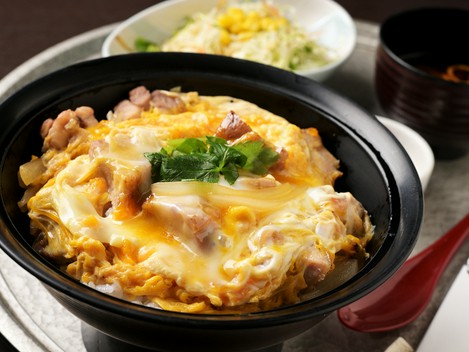 「名古屋コーチン」をとことん楽しむ『名物・極上親子丼』