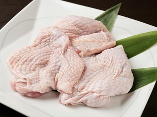 鮮度と質へのこだわりを実感させる、“純鶏名古屋コーチン”