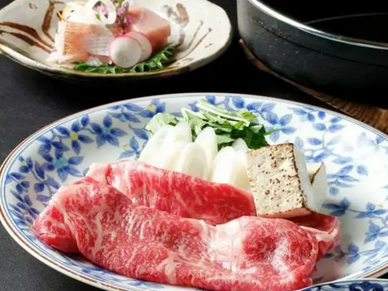 黒毛和牛すき焼コース 料理6品 / 厳選黒毛和牛で楽しむ特選すき焼き