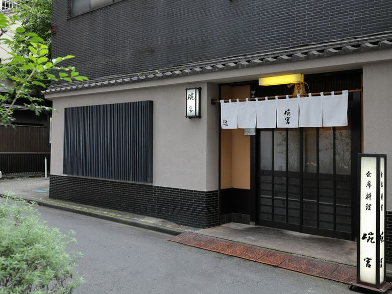 大門駅や浜松町駅に近く、都心や空港へのアクセスが良好