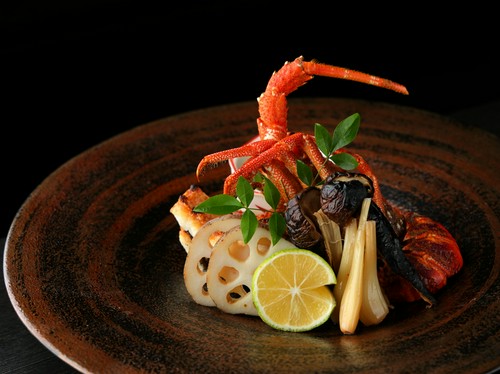 一つ一つの食材に丁寧な仕事が施された『焼き物の八寸盛り』