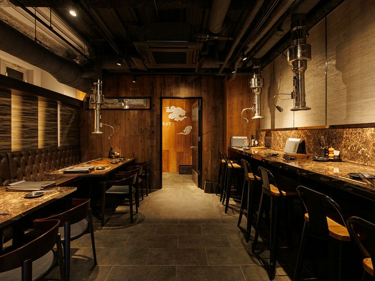 スタイリッシュな雰囲気の焼肉店。駅から近くアクセスに便利