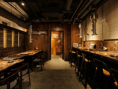 スタイリッシュな雰囲気の焼肉店。駅から近くアクセスに便利