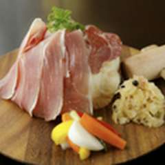 シャルキュトリボード Charcuterie Board