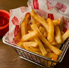 フライドポテト French Fries: choice of 3sauces ＋200yen