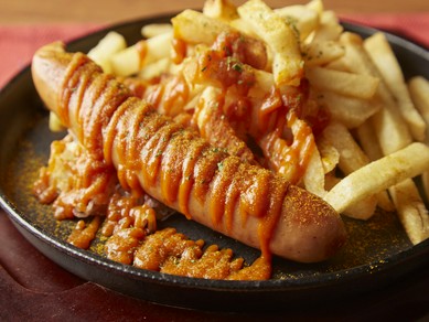 絶品カリーヴルスト Currywurst 650 (with Fries +300yen)