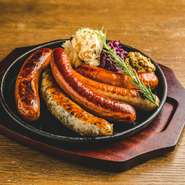 特製ドイツソーセージ５種盛り Five Sausage Platter