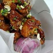 サクサクザクザクが長持ちします！
自家製甘辛タレと、チキンムがついてる本格派
税込み1000円(3～4人前)