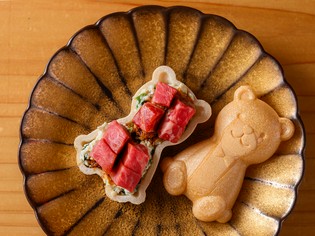 【一楓】の定番、名物メニュー【和牛と野菜の白和え最中】