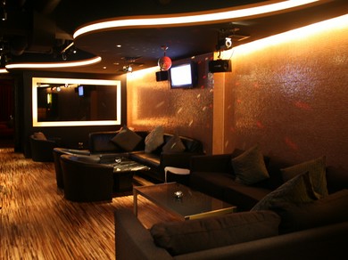 ラウンジエリア A