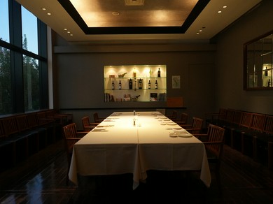 大切な人と過ごす至福の時間。ステーキの醍醐味を個室で味わう