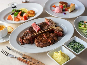 お店の魅力が存分に味わえる贅沢な組み合わせ『21日間熟成赤城牛ポーターハウスステーキコース』