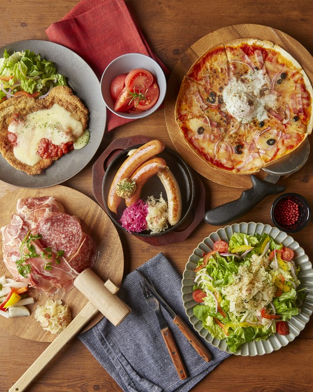 オシャレな店内でワイワイビールで乾杯！！