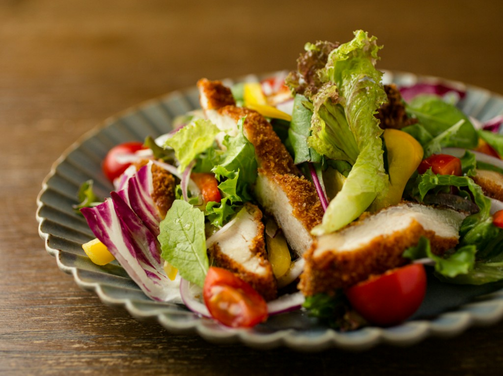 Shake it! シュニッツェルサラダ Shake it! Schnitzel Salad