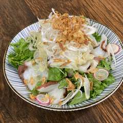 フラリと来店し、食事とお酒をひとり嗜む