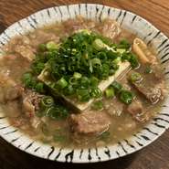 温かい雰囲気の店内では、スタッフさんが素敵な笑顔で迎えてくれます。カジュアルにふたりだけの時間を楽しく過ごせます。