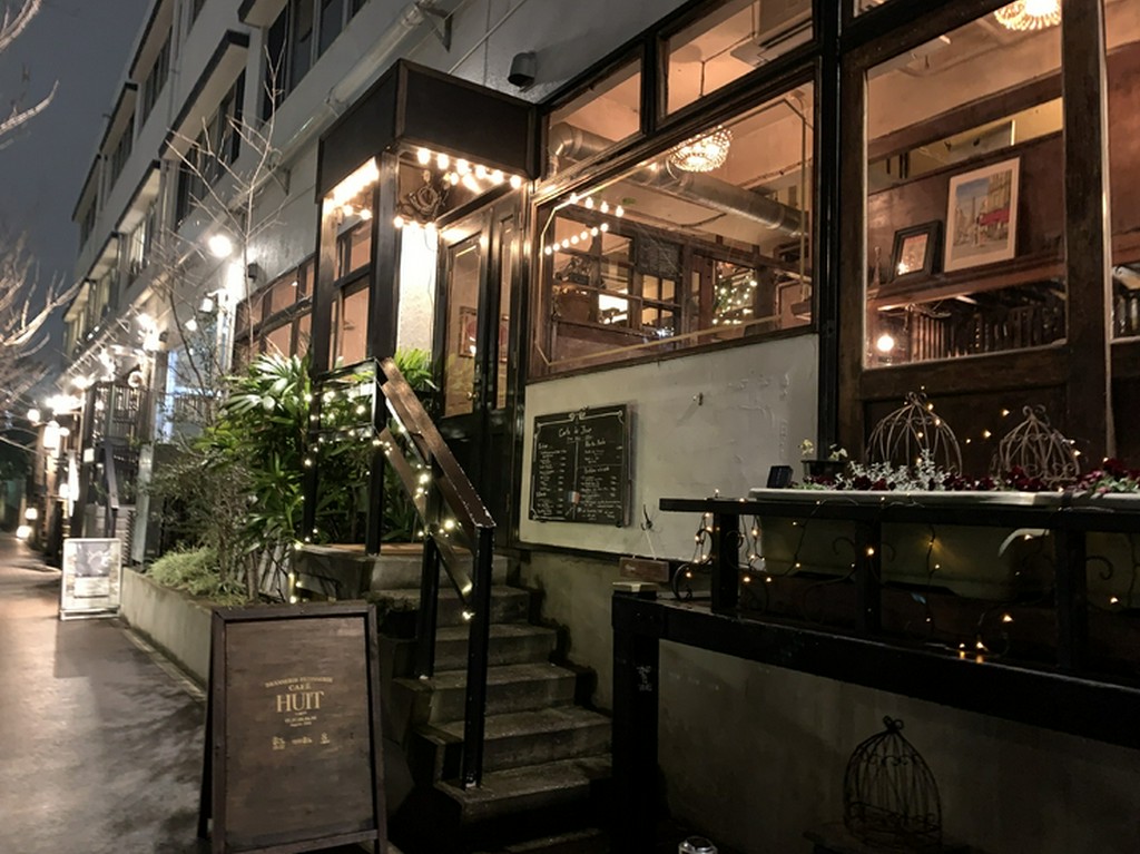 ちょっとした会食や宴会にぴったりの温かみのある空間