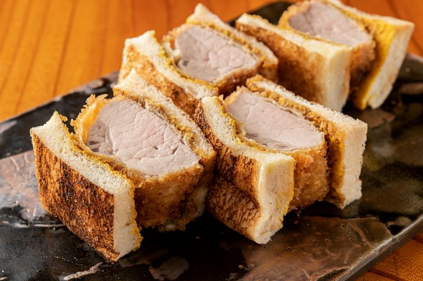 テイクアウトもできる!豚フィレカツサンド。