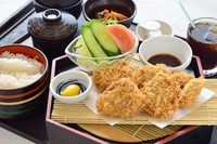小鉢/ご飯/赤だし/漬物/茶碗蒸し/ミニドリンク　