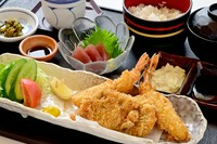 ミニうな丼/海老と野菜の天ぷら/讃岐うどん/漬物
