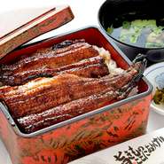 ・うなぎのひつまぶし「4,158円」・うなぎひつまぶし（ハーフ）御膳「2,651円」・うな丼「2,497円」・うな丼御膳「2,959円」・うなぎ長焼き御膳（竹）「2,959円」