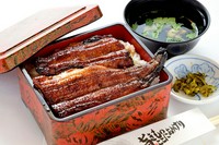 ・うなぎのひつまぶし「4,158円」・うなぎひつまぶし（ハーフ）御膳「2,651円」・うな丼「2,497円」・うな丼御膳「2,959円」・うなぎ長焼き御膳（竹）「2,959円」