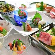 和食ならではの、四季折々の食材を使った会席料理が楽しめます。﻿
