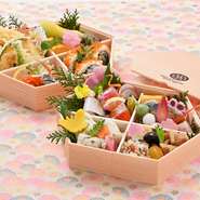 【錦】豪華な二段の容器になります。季節の食材で旬を味わっていただけるお料理です。
