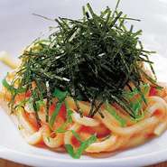じんまるオープンからの人気料理が復活！
明太子のプチプチとうどんのモッチリが絶妙