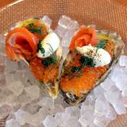 Chilled fresh oyster served with tasmanian smoked trout and Trout roe
たっぷりのマスの卵とスモークトラウトを乗せた牡蠣の冷製(2P)
オーストラリアの定番、牡蠣の新しい楽しみ方を見つけてみませんか？