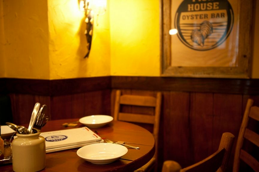 落ち着いた店内