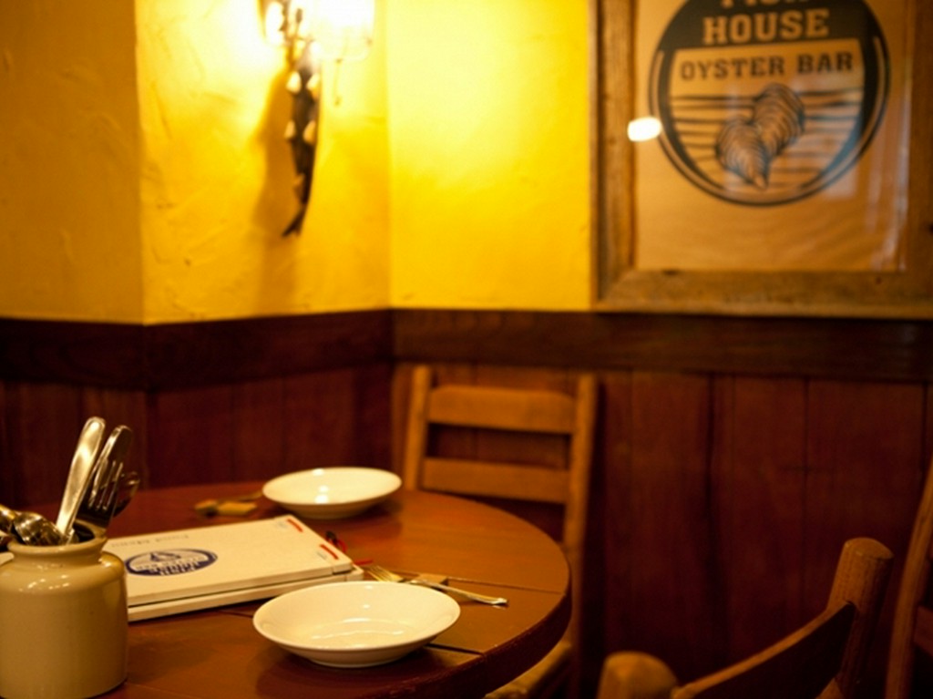 落ち着いた店内