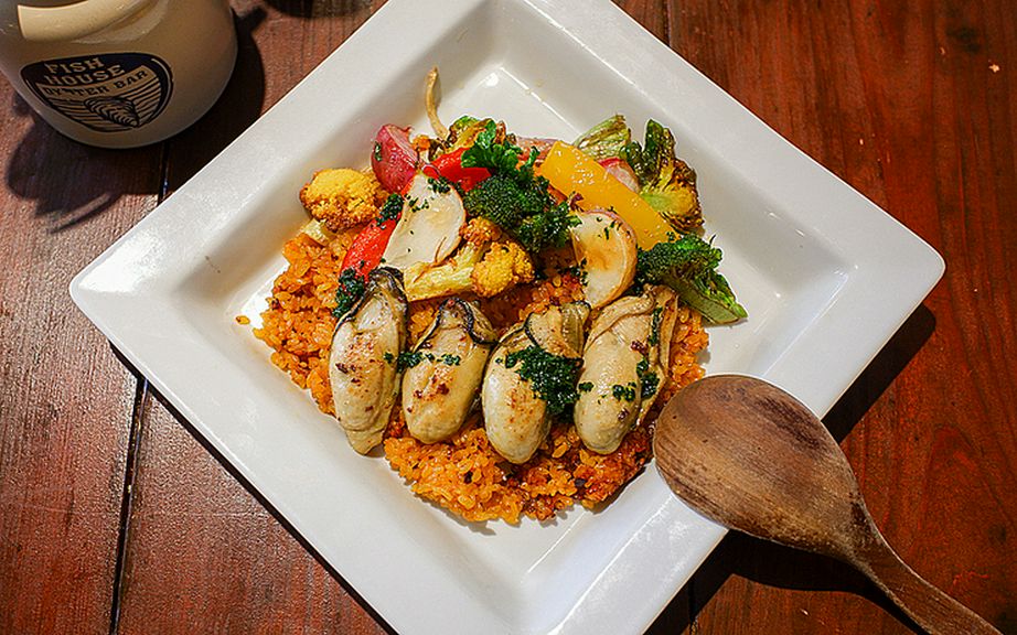 牡蠣と季節野菜のバターピラフ