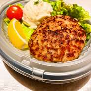 保存料・着色料無しの、京都ぽーくの旨味があふれる名物ハンバーグ。甘みと旨味のバランスが取れた京都のブランドぽーくをしっかりと味わっていただけるおすすめセットです