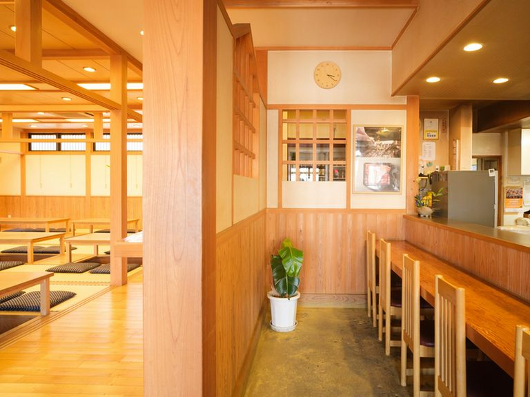 小さな子どもから年配の方まで、一緒に食事を楽しめる空間