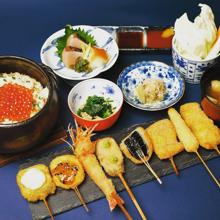 串揚げと会席が融合した特別コースでゲストをおもてなし