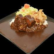 牛バラカレー　とろとろにやわらかい牛かたまり肉