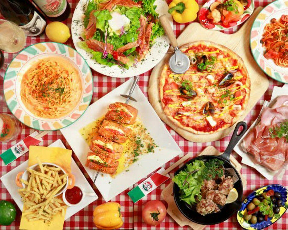 各種ピッツァ、パスタ　