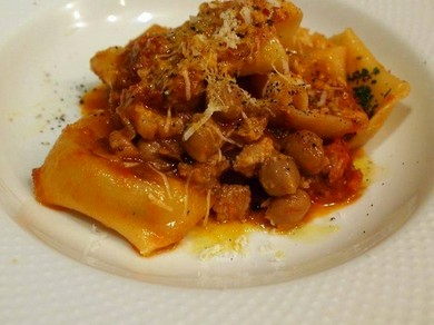 洗練された空間で、食事や会話を心ゆくまで堪能