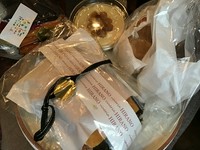 香り高いトリュフバターをぬって
旬野菜をしっかり挟んでみました