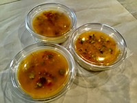 自家菜園のタロッコオレンジとマスカルポーネのチーズケーキ。カカオニブ、ピスタチオ、ビスコッティがあしらわれてます

1日限定5個