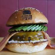本場ご当地の味
100％黒毛和牛．100％松阪牛ハンバーガー