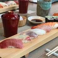 ・アレルギーの食材がございましたら前日までのご連絡をお願い致します。
・その時期のいい食材を厳選し、おまかせコースでご用意しております。
食材のご変更は、お受けできなかったり、追加料金を頂く場合もございます。
