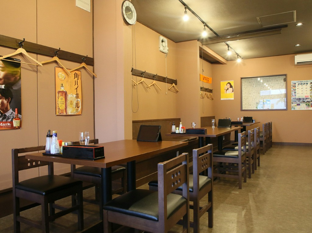 快適に串焼とお酒を楽しめる空間