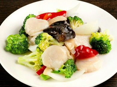 多彩な料理を楽しめるコース料理をご用意