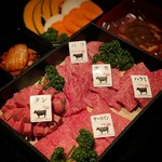 ・極仙台牛「伊達の黒」4種
・伊達な昇り龍
・花咲トロ牛タン
・こだわりキムチ
・焼き野菜