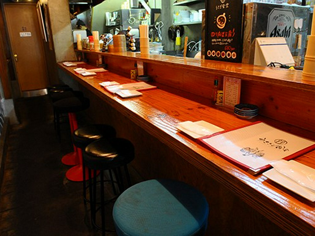 カウンター席