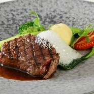 葉山のブランド牛です。自然豊かな葉山（三浦半島）で育てられたA5ランクの黒毛和牛です。和牛の脂身は甘みがあり、柔らかく大変美味しいお肉です。